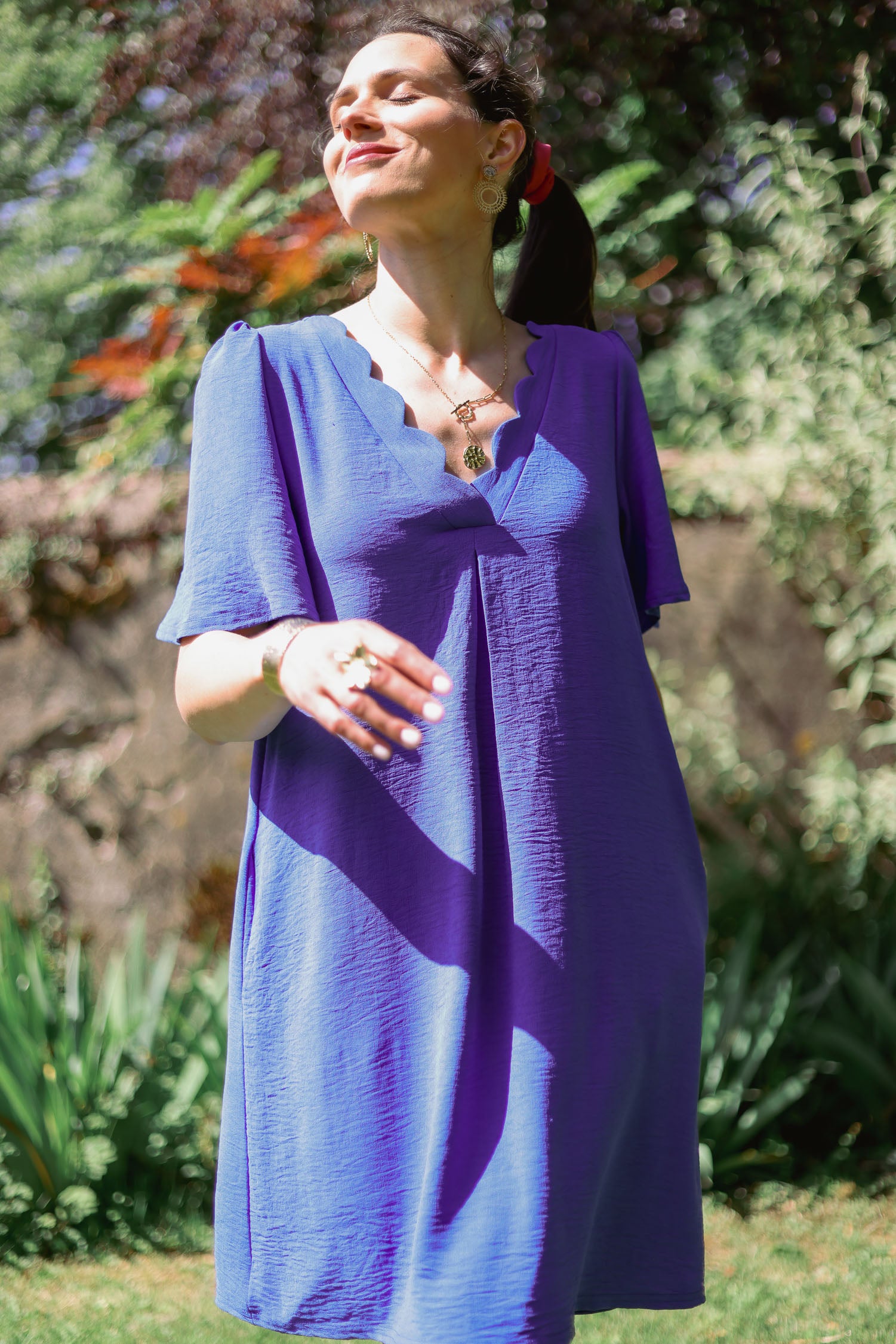 Robe droite col festonné