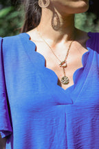 Robe droite col festonné