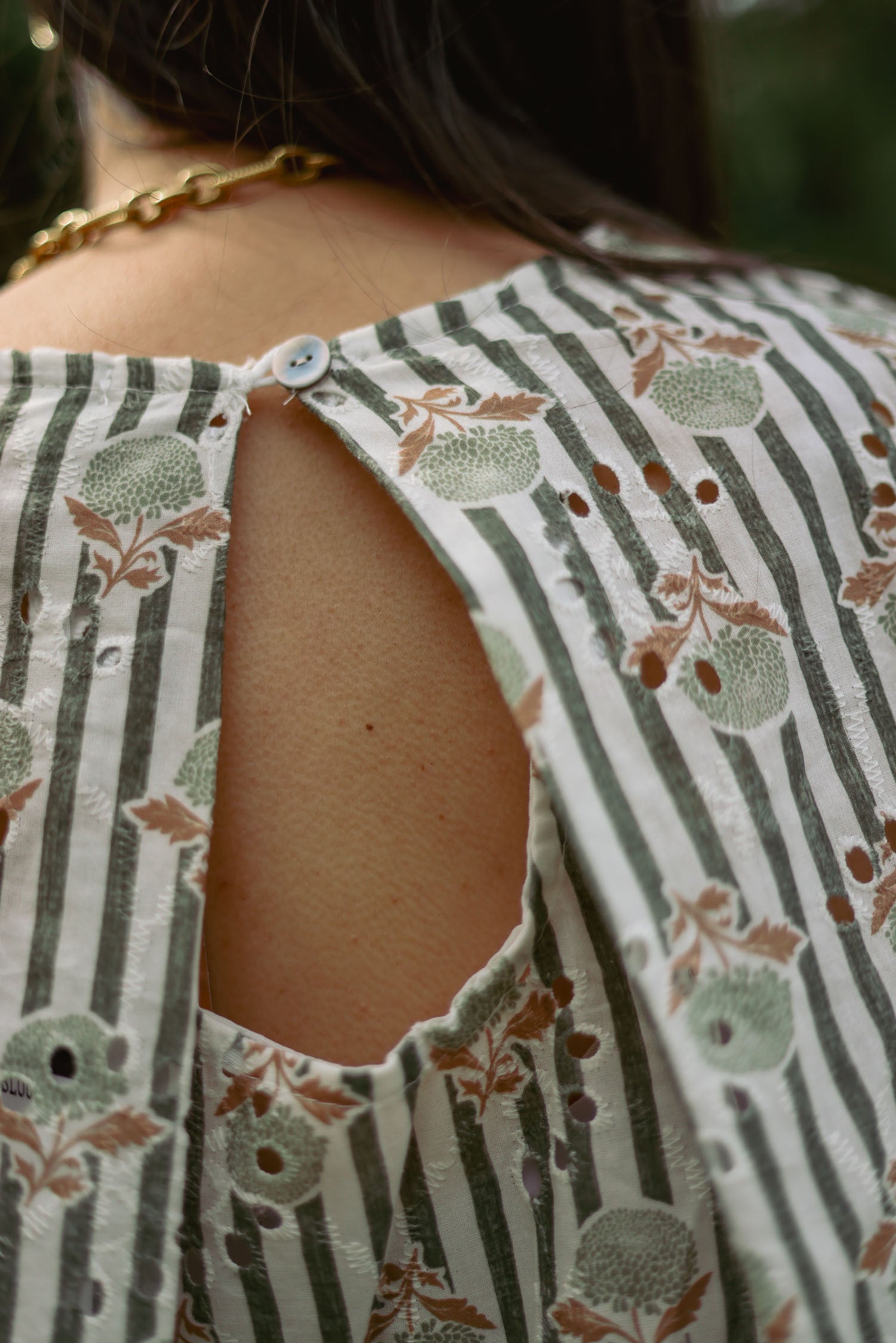 Blouse brodée fleurie