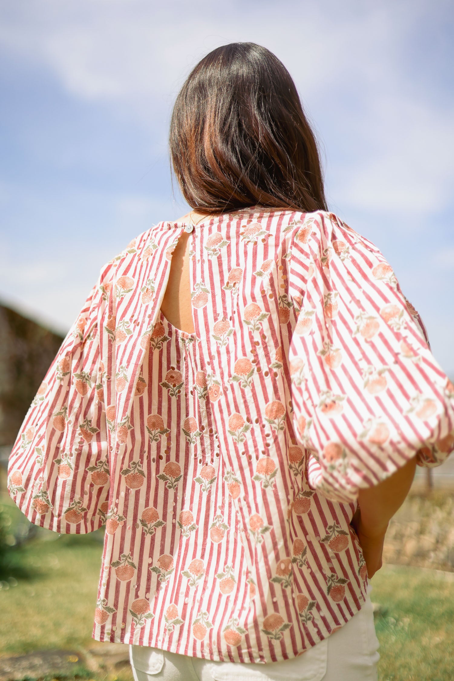 Blouse brodée fleurie
