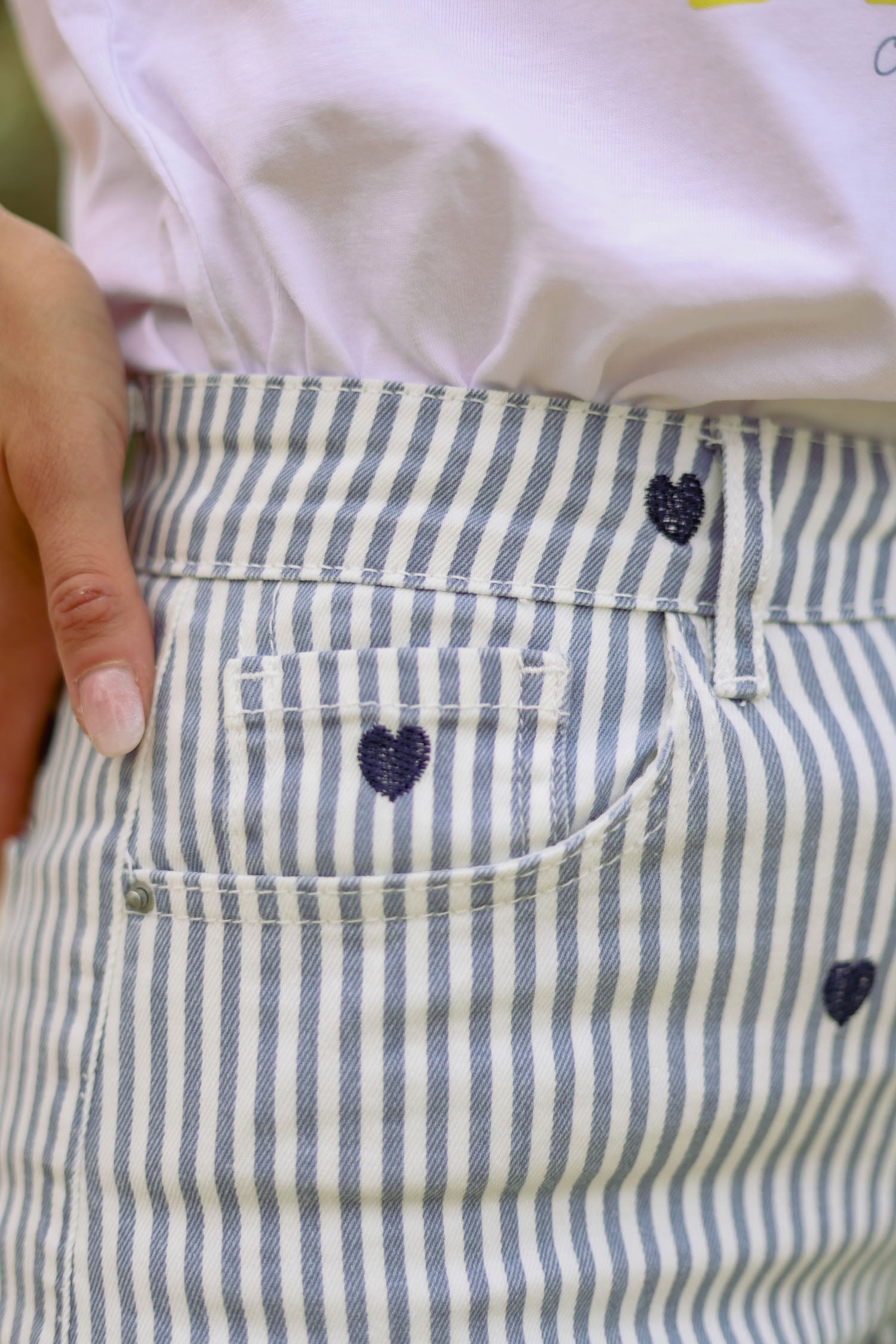 Pantalon rayé coeurs