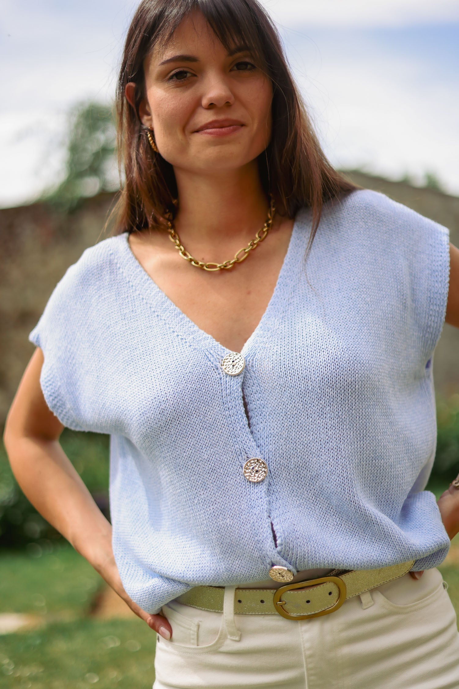 Pull uni boutons dorés