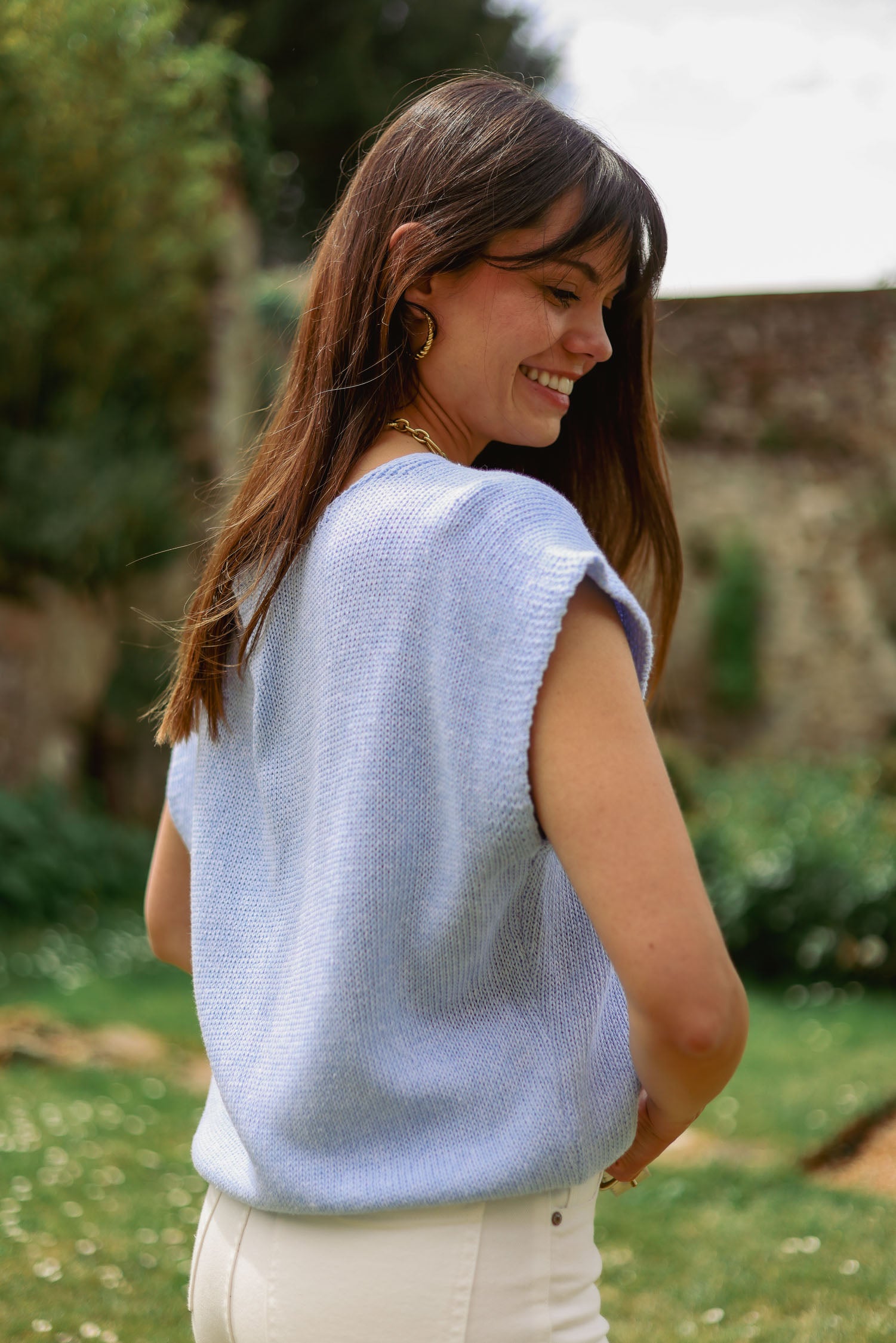 Pull uni boutons dorés