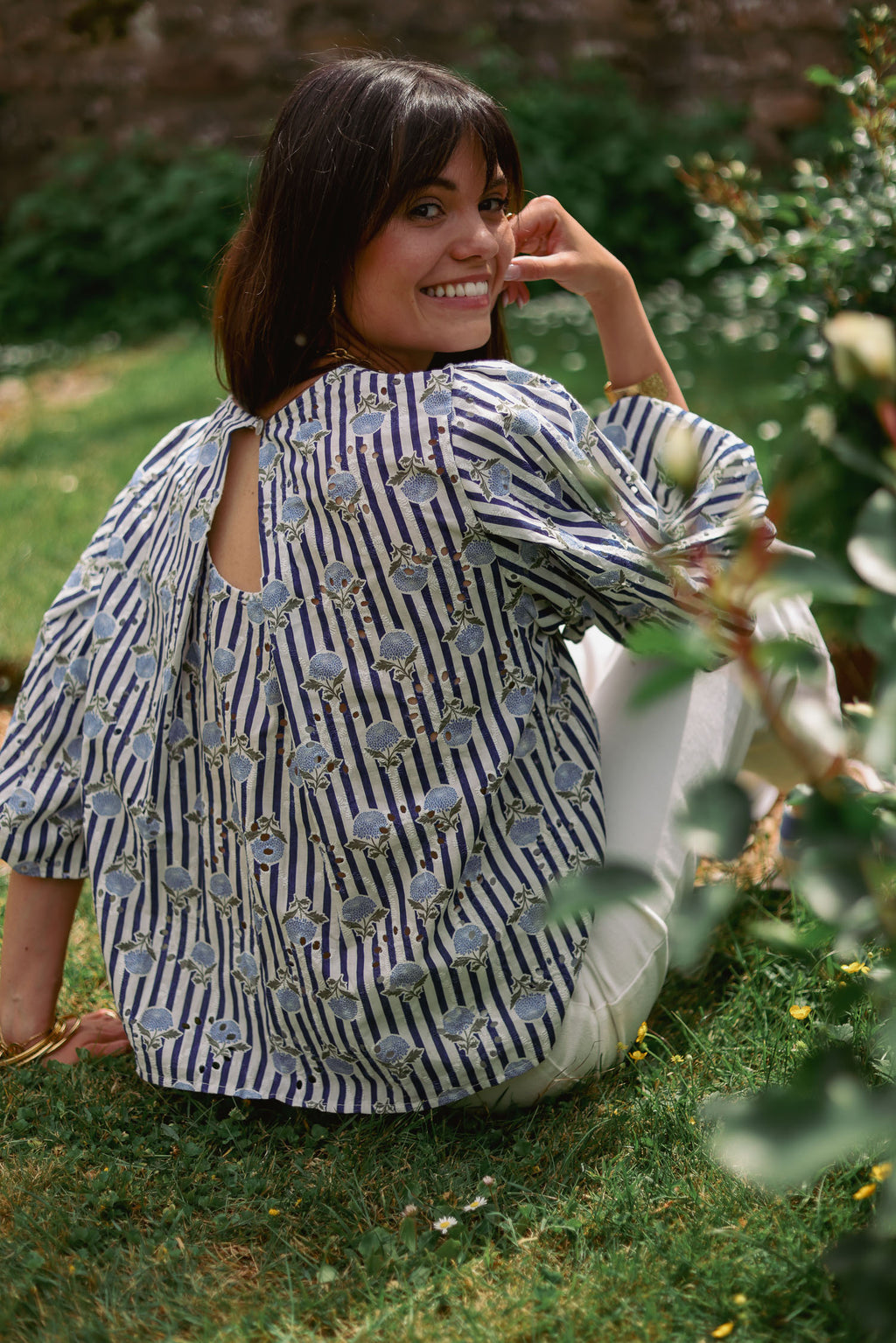 Blouse brodée fleurie