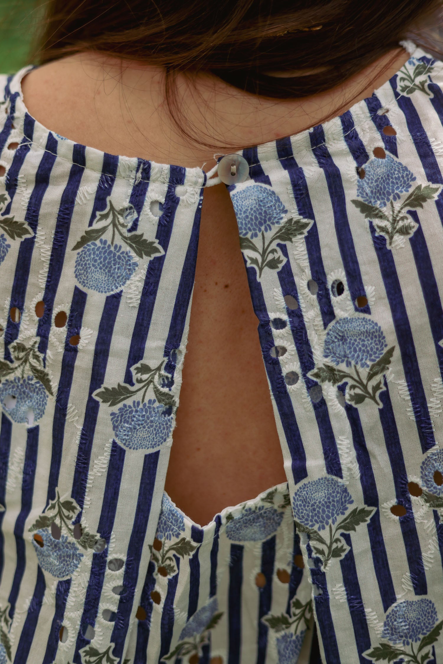 Blouse brodée fleurie