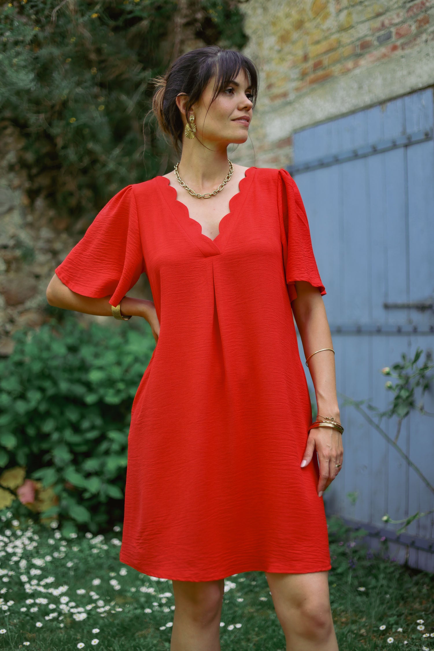 Robe droite col festonné