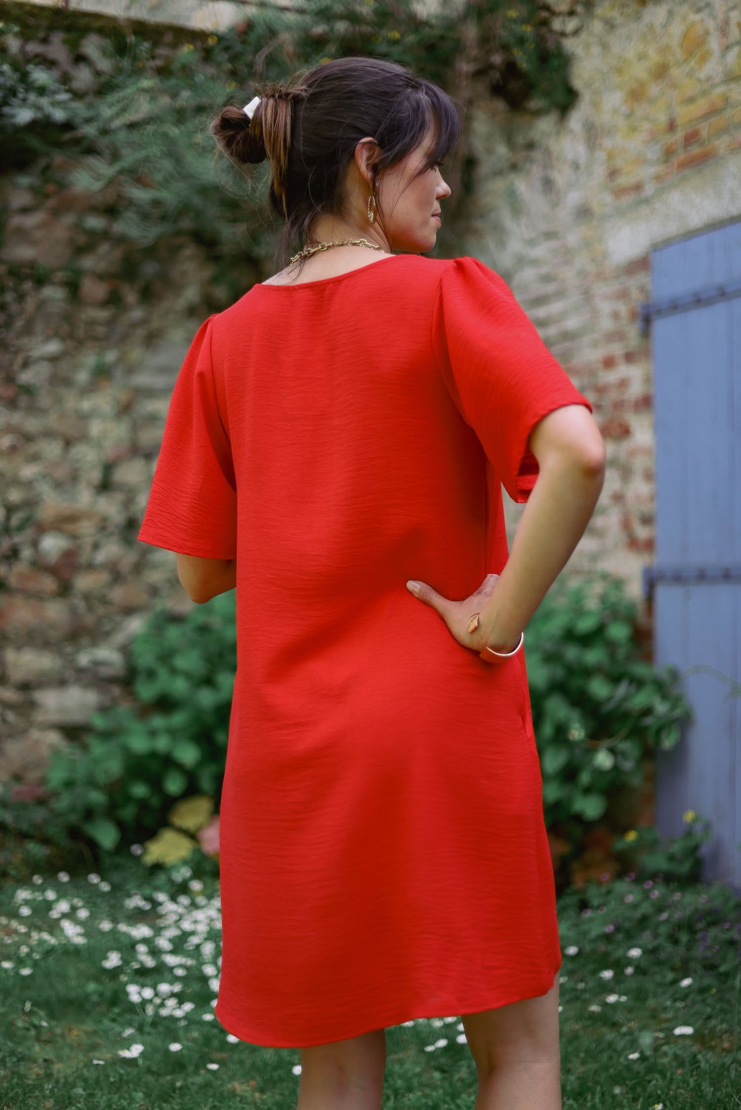 Robe droite col festonné