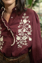 Chemise brodée col volant