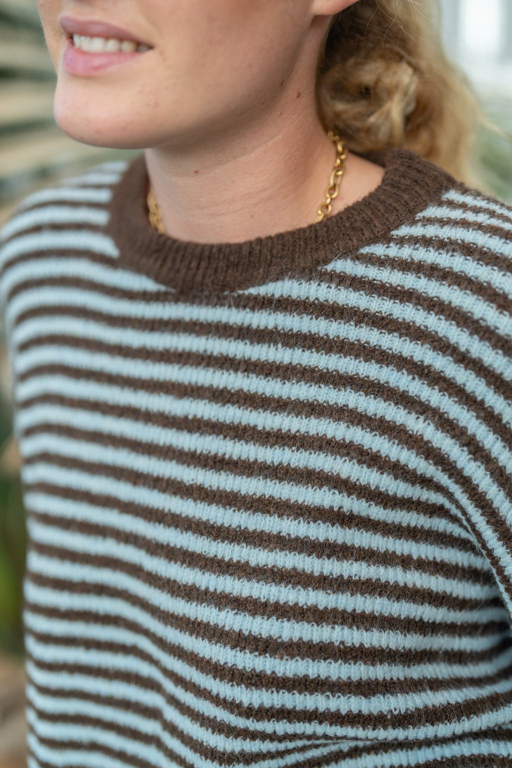Pull rayé dos noué