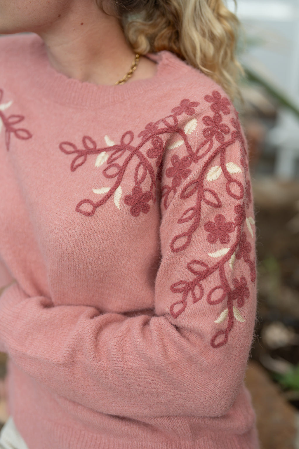 Pull brodé fleurs