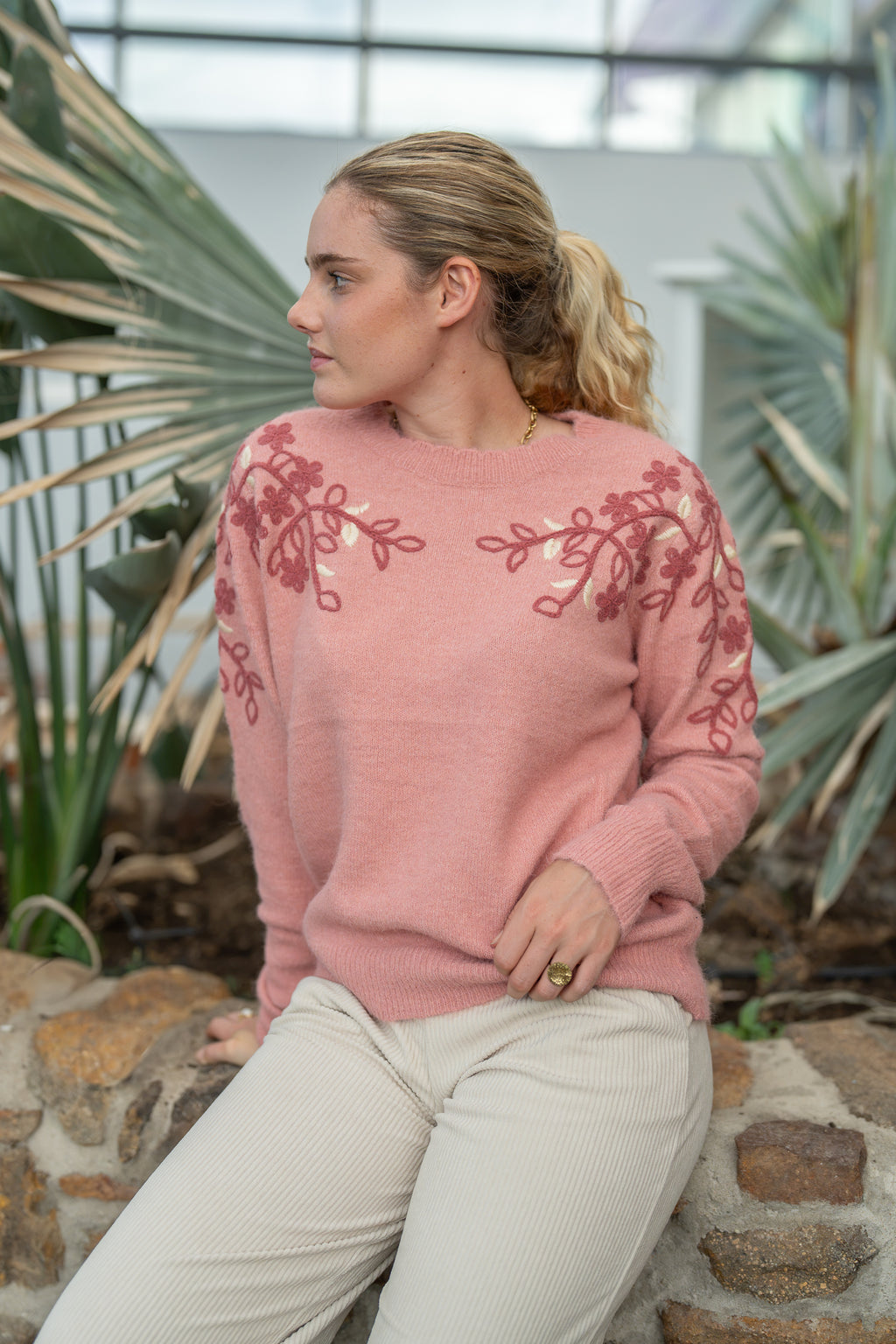 Pull brodé fleurs