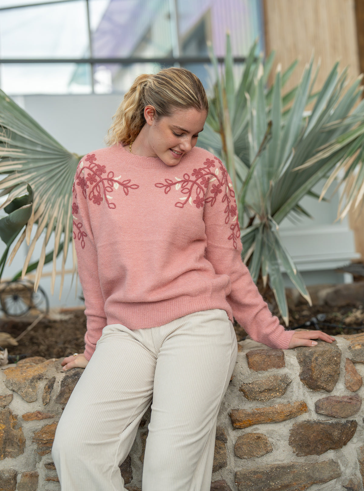 Pull brodé fleurs