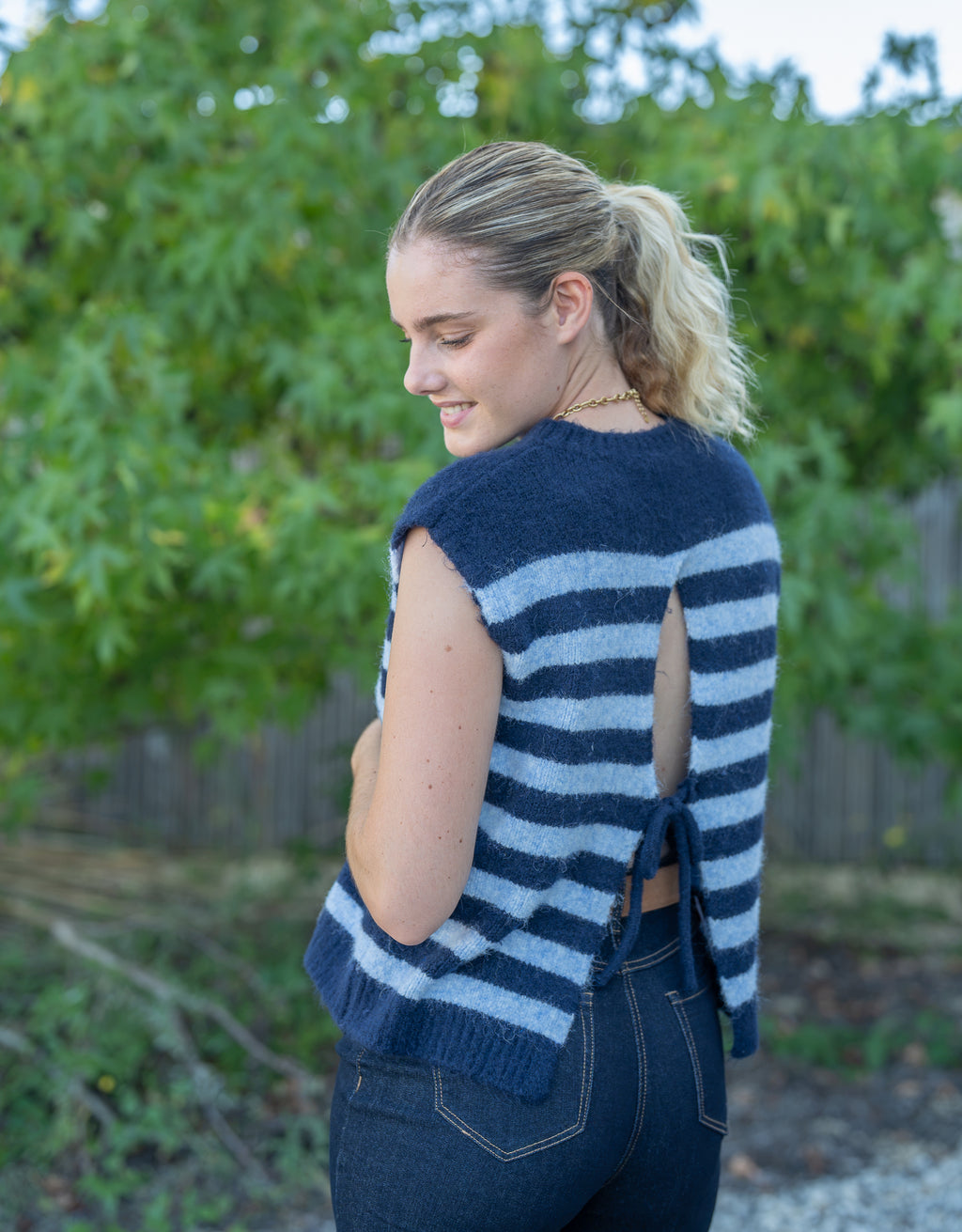 Pull dos noué